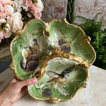 Porcelāna Šķīvis ar Putnu Detalizāciju, Zaļā un Zelta Krāsa, Šķīvim ir 3 Nodalījumi un Rokturis (4913)