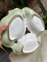Porcelāna Šķīvis ar Putnu Detalizāciju, Zaļā un Zelta Krāsa, Šķīvim ir 3 Nodalījumi un Rokturis (4913) - Image 12