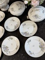 Silēzijas porcelāna pusdienu servīze ar meža ziedu motīvu — Historisms (6856) – Bild 8