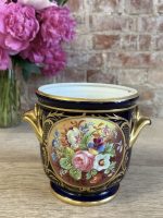 porcelāna kašpo, tumši zilā krāsā ar ziedu motīviem, neliela izmēra (5794) - Image 2
