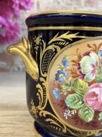 porcelāna kašpo, tumši zilā krāsā ar ziedu motīviem, neliela izmēra (5794) - Image 9
