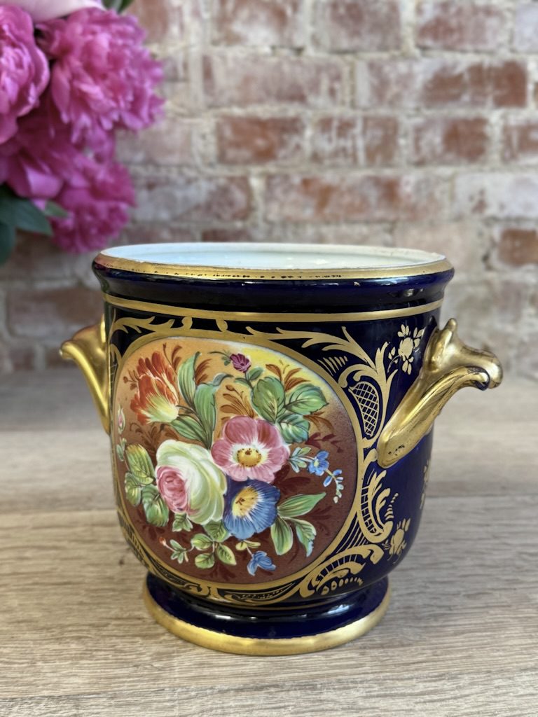 porcelāna kašpo, tumši zilā krāsā ar ziedu motīviem, neliela izmēra (5794) - Image 1
