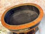 Napoleona III Stila Koka Puķu Galdiņš — Jardinière ar bronzas elementiem, vidēja izmēra, viegls pēc svara (6254) - Image 8