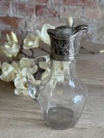 Eleganta stikla vīna karafe ar reljefu sudrabotu vāciņu — historisma stilā, (Elegant Glass Claret Jug with Silver-Plated Mount — Historism Style) (5652) - Image 2