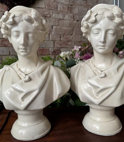 Buster af unge kvinder – par – Historicisme / Art Nouveau-overgang, Europa