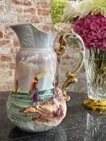 porcelāna krūka pasteļtoņos ar zelta krāsas detalizāciju, liela izmēra (7193)