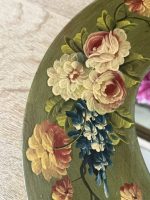 Apgleznots koka spogulis ar ziedu motīviem — ovāla forma (Hand Painted Floral Wooden Mirror — Oval Shape) (5793) - Image 3