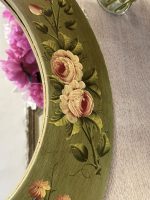 Apgleznots koka spogulis ar ziedu motīviem — ovāla forma (Hand Painted Floral Wooden Mirror — Oval Shape) (5793) - Image 9