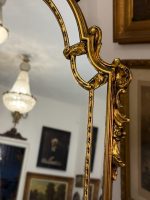 zelta krāsas spogulis, ar interesantu spoguļa rāmi, vidēji liela izmēra (6094) - Image 6
