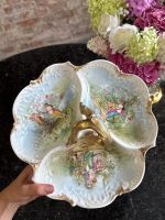 porcelāna trio trauks pasteļtoņos ar zelta krāsas akcentiem, vidēja izmēra (7285)