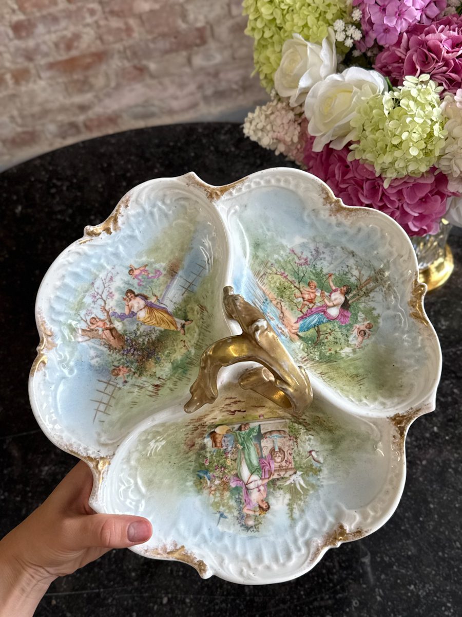 porcelāna trio trauks pasteļtoņos ar zelta krāsas akcentiem, vidēja izmēra (7285) - Image 1
