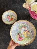 2gab apgleznoti “Limoge” porcelāna šķīvji, pasteļtoņos ar skaistu zelta krāsas detalizāciju, neliela izmēra (7196)