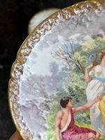 2gab apgleznoti “Limoge” porcelāna šķīvji, pasteļtoņos ar skaistu zelta krāsas detalizāciju, neliela izmēra (7196) - Image 6