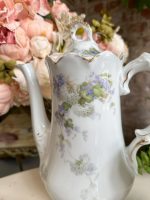 Antīka porcelāna tējas un kafijas servīze 8 personām ar ceriņu dekoru (Antique Porcelain Tea & Coffee Service for 8 Persons) (4895) - Image 13