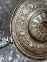 Vēsturisks gravēts bronzas kauss ar vāku — dāvinājums ugunsdzēsēju brigādei (antique bronze tankard) (6840) - Image 25