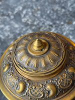 Vēsturisks gravēts bronzas kauss ar vāku — dāvinājums ugunsdzēsēju brigādei (antique bronze tankard) (6840) - Image 22