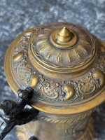 Vēsturisks gravēts bronzas kauss ar vāku — dāvinājums ugunsdzēsēju brigādei (antique bronze tankard) (6840) - Image 17