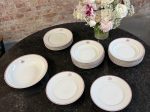 porcelāna servīze ar rozā krāsas detalizāciju un iniciāļiem (6929)