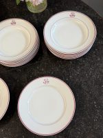 porcelāna servīze ar rozā krāsas detalizāciju un iniciāļiem (6929) - Image 7