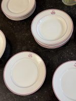 porcelāna servīze ar rozā krāsas detalizāciju un iniciāļiem (6929) - Image 11