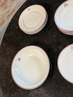 porcelāna servīze ar rozā krāsas detalizāciju un iniciāļiem (6929) - Image 13