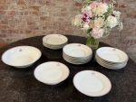 porcelāna servīze ar rozā krāsas detalizāciju un iniciāļiem (6929) - Image 3