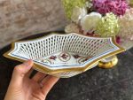 "Limoge" porcelāna trauciņš ar ziedu motīvu un zelta krāsas akcentu, vidēja izmēra (7200) - Image 2
