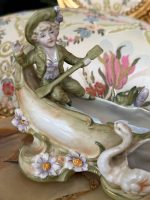 Neliela Izmēra Porcelāna Laiva ar Puisīti un Gulbīti (5519) - Image 6