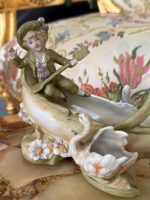 Neliela Izmēra Porcelāna Laiva ar Puisīti un Gulbīti (5519) - Image 2