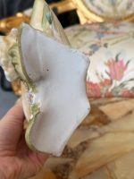Neliela Izmēra Porcelāna Laiva ar Puisīti un Gulbīti (5519) - Image 14
