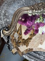 Antīks Luija XV stila spogulis ar faceti un sudrabotu ziedu pušķa kroni (2947) - Image 9