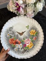 porcelāna šķīvis ar ziedu motīvu (6925)