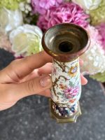 izsmalcināts maza izmēra porcelāna svečturis, apgleznots ar ziedu motīviem, pamatnē onkisa akmens (7204) - Image 6