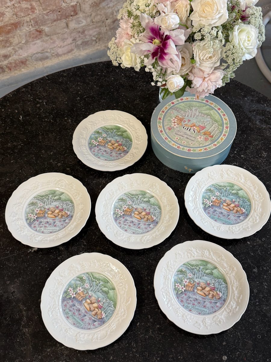 IMG_5799 vintage gien france les saveurs cheese plates set of 6 in original box