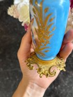 izsmalcināta, apgleznota miniatūra , porcelāna vāzīte ar bronzas pamatni, eņģeļa motīvs (7205) - Image 4