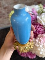 izsmalcināta, apgleznota miniatūra , porcelāna vāzīte ar bronzas pamatni, eņģeļa motīvs (7205) - Image 5