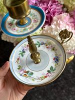 porcelāna svečturis, maza izmēra, viegls pēc svara, pamatnē ir neliela, smalka matveida plaisa (7215) - Image 3