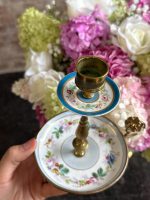 porcelāna svečturis, maza izmēra, viegls pēc svara, pamatnē ir neliela, smalka matveida plaisa (7215) - Image 2