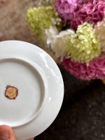 miniatūrs “Limoge” porcelāna šķīvis, apgleznots, ar eņģeļu motīvu un greznu zelta krāsas detalizāciju (7206) - Image 6