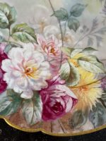 "Limoge" porcelāna šķīvis ar ziedu motīvu, šķīvim ir neliela matveida plaisa (6908) - Image 4
