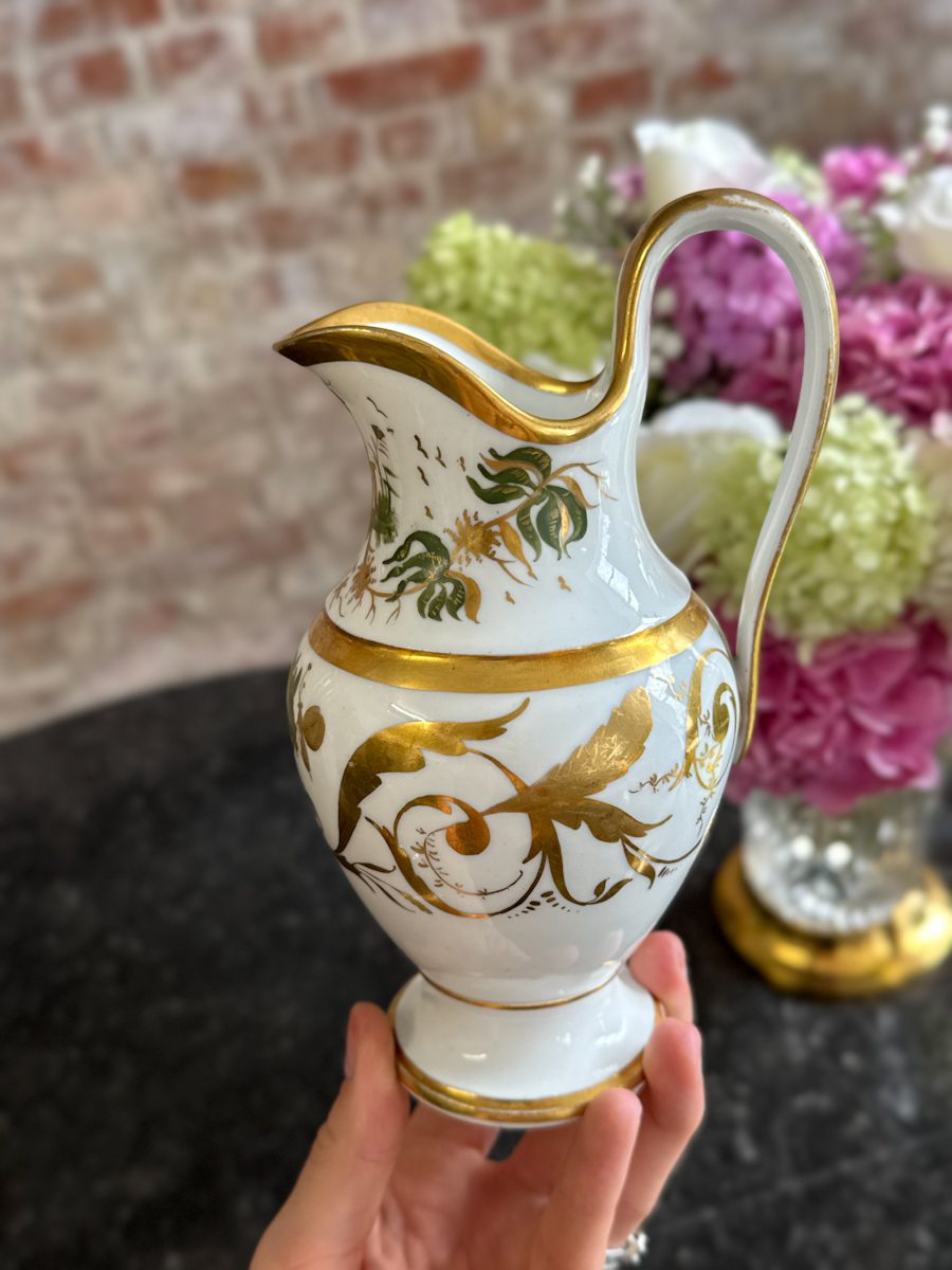 porcelāna piena krūze ar greznu zeltījumu (7208) - Image 1