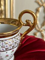 Porcelāna Krūzīte ar Ziedu Motīvu un Greznu Osīti (2992) - Image 6