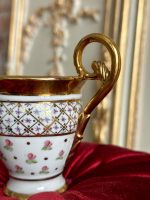 Porcelāna Krūzīte ar Ziedu Motīvu un Greznu Osīti (2992) - Image 4