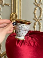 Porcelāna Krūzīte ar Ziedu Motīvu un Greznu Osīti (2992) - Image 2