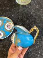 apgleznots porcelāna duo ar ziedu motīviem - piena krūze un apakštasīte (6844) - Image 9