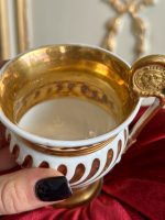 Porcelāna Krūzīte ar Lauvas Motīvu un Greznu Osīti (3144) - Image 8