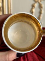 Porcelāna Krūzīte ar Lauvas Motīvu un Greznu Osīti (3144) - Image 9