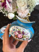 apgleznots porcelāna duo ar ziedu motīviem - piena krūze un apakštasīte (6844) - Image 5