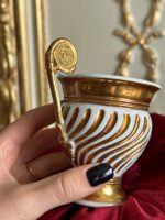 Porcelāna Krūzīte ar Lauvas Motīvu un Greznu Osīti (3144) - Image 4