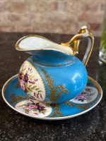 apgleznots porcelāna duo ar ziedu motīviem - piena krūze un apakštasīte (6844) - Image 4